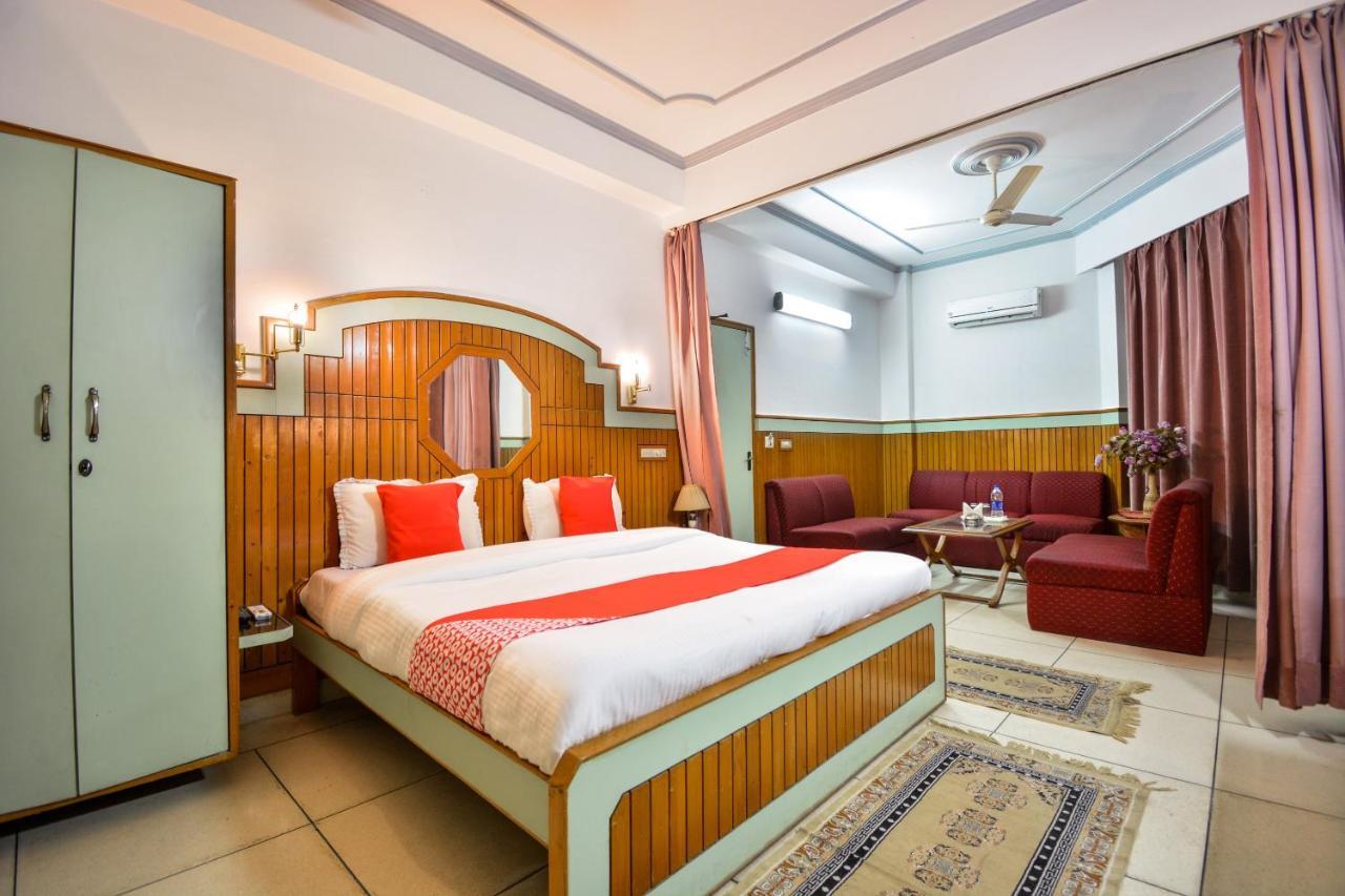 Oyo 46616 Hotel Abhinandan Jind Eksteriør billede