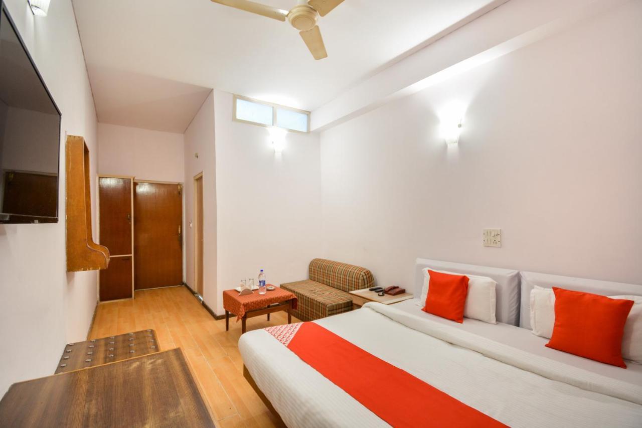 Oyo 46616 Hotel Abhinandan Jind Eksteriør billede