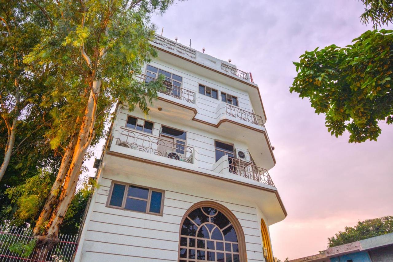 Oyo 46616 Hotel Abhinandan Jind Eksteriør billede